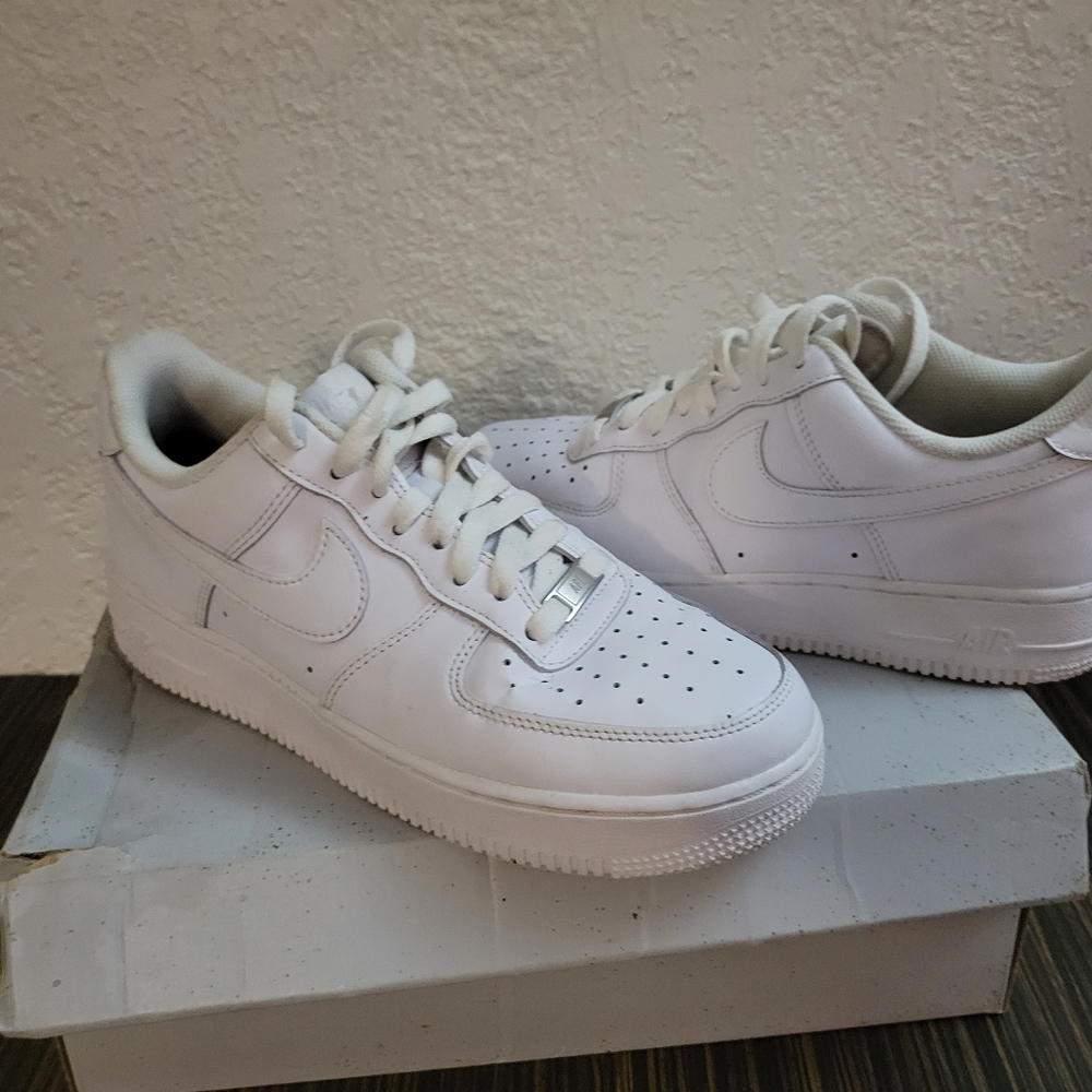 Nike Air Force 1 low triple White with box size 8.5 men